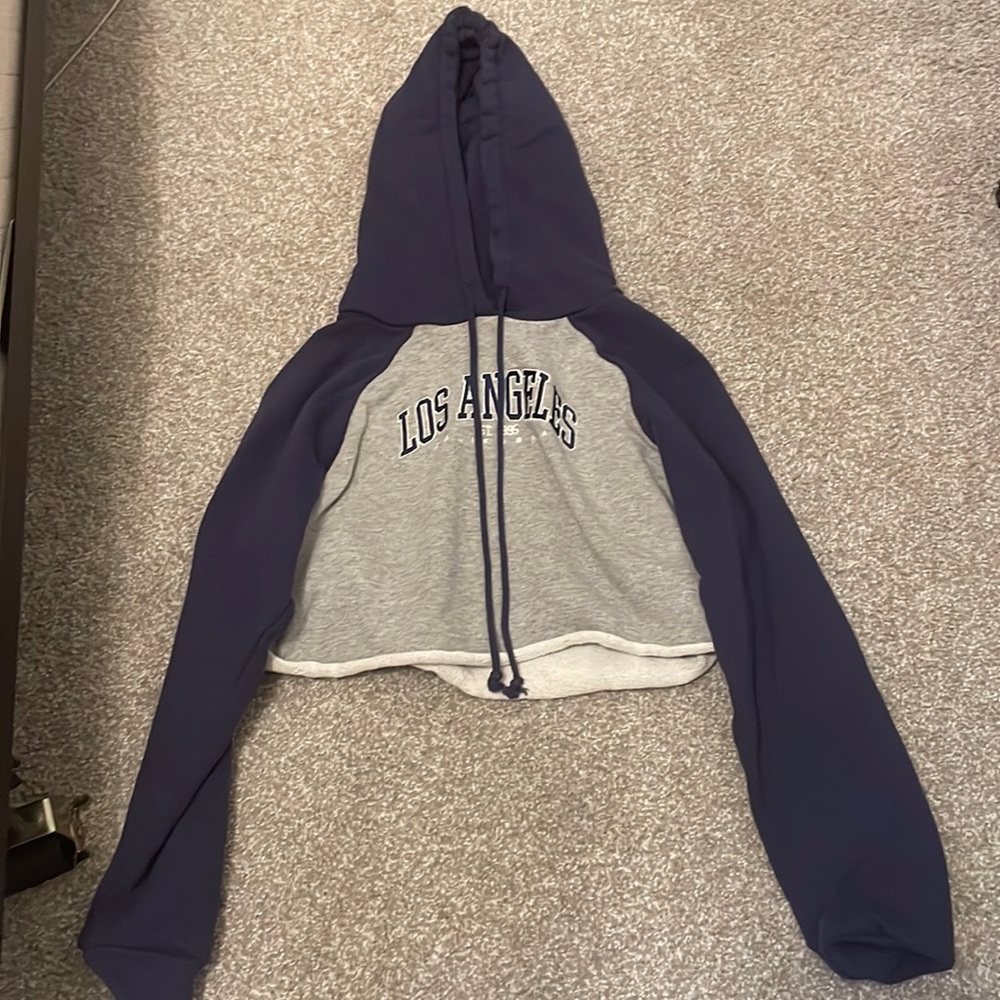 Forever 21 cropped hoodie, size small